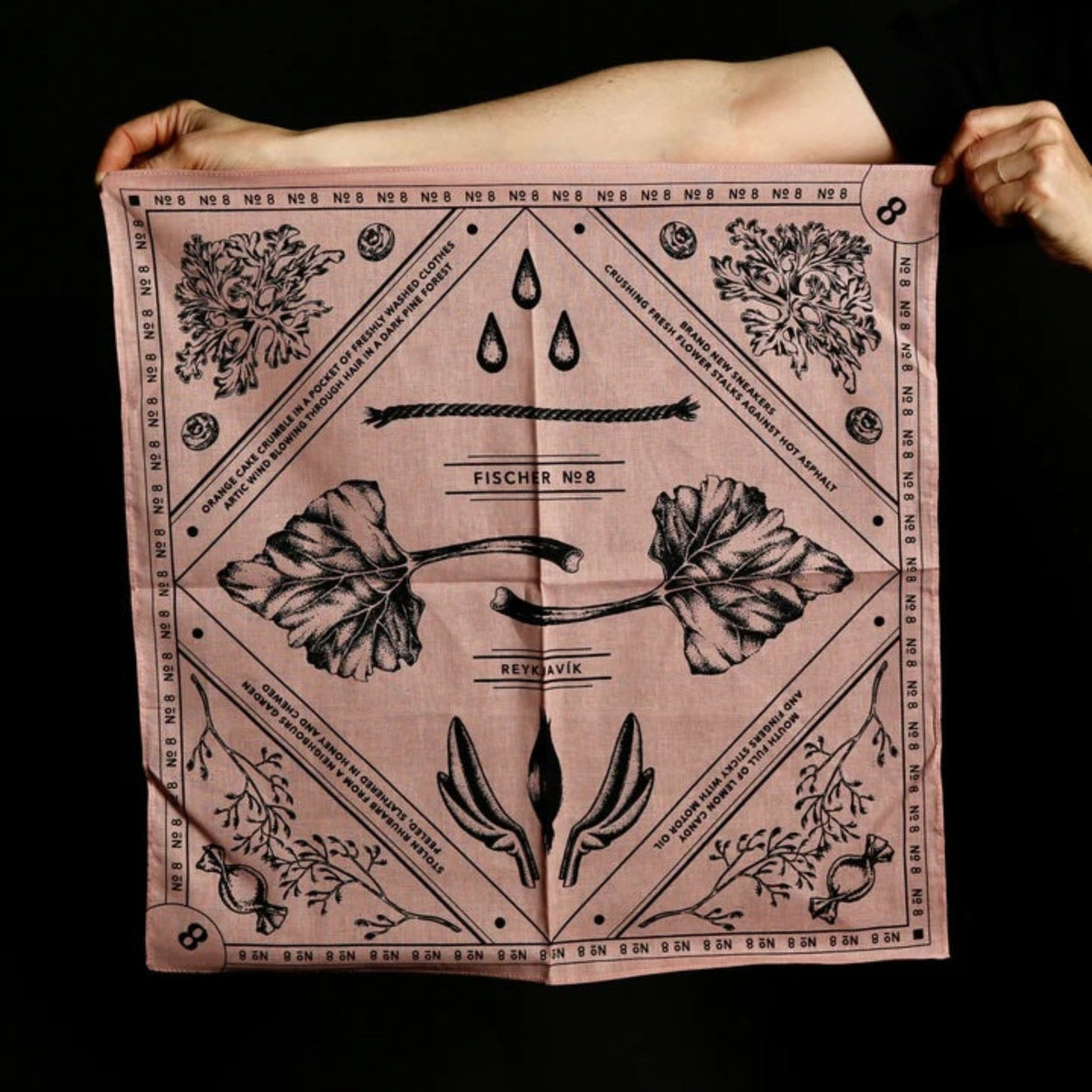 Fischersund No. 8 Fragrance bandana