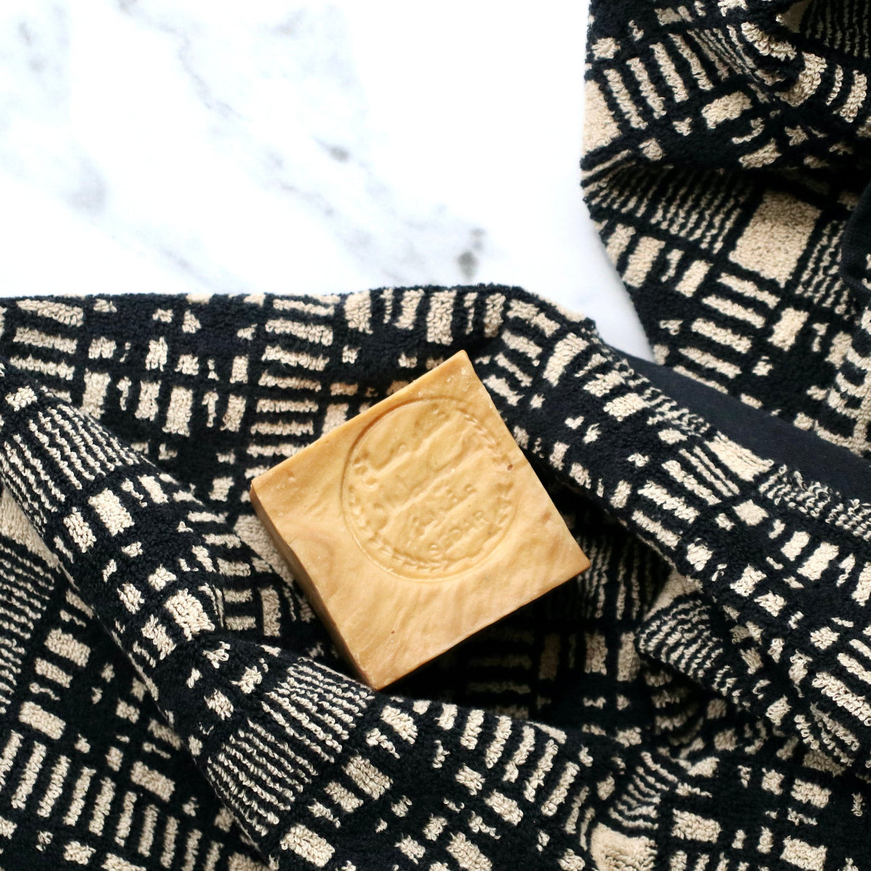 Close up of Autumn Sonata Alma towel pattern.