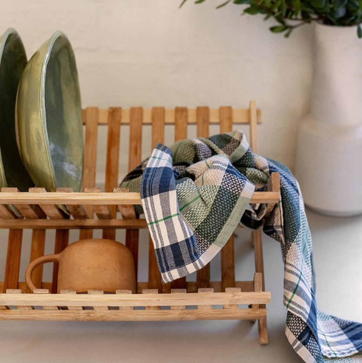 Mungo Vadoek Cotton Tea Towel Basil on dish rack