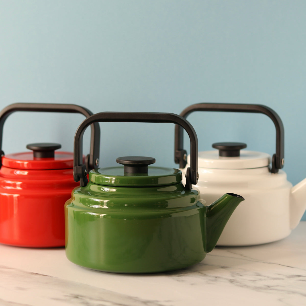 Japanese Noda Horo Amu Kettle - red, green and White group