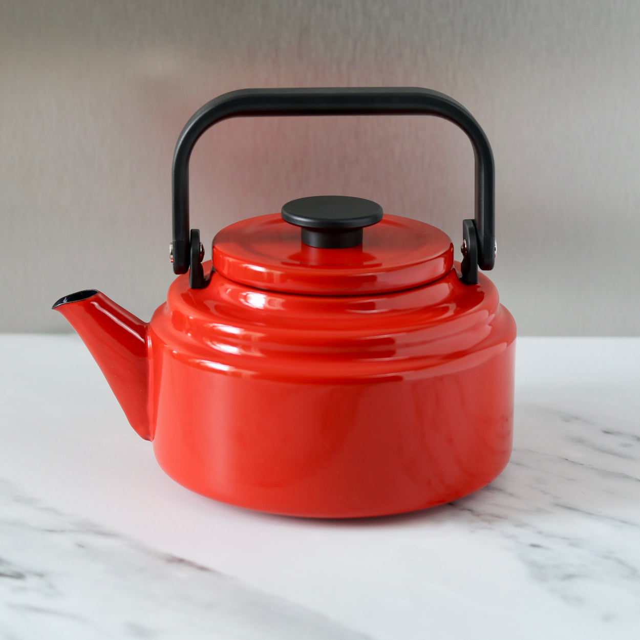 Japanese Noda Horo Amu Kettle - Red