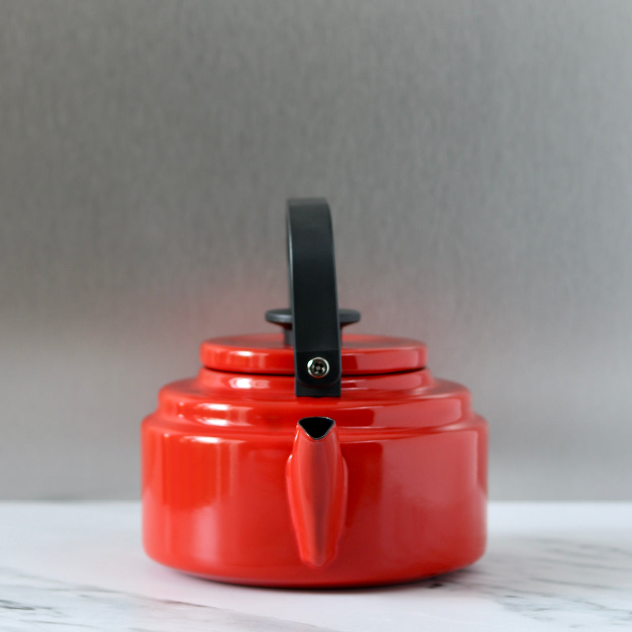 Japanese Noda Horo Amu Kettle - Red front profile