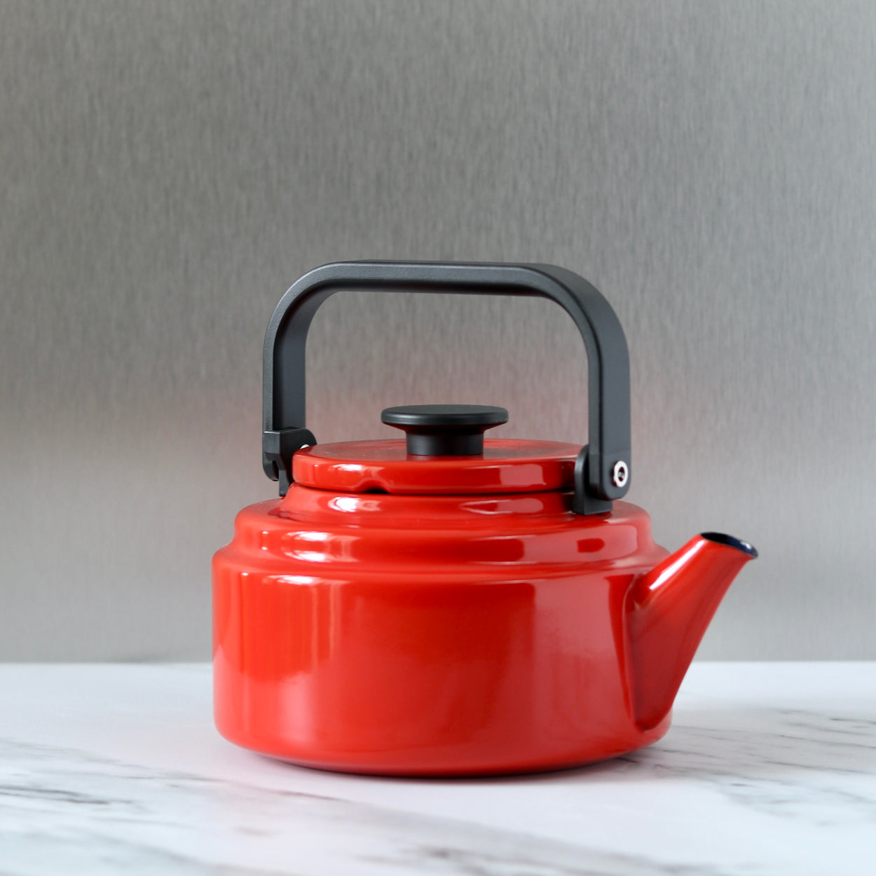 Japanese Noda Horo Amu Kettle - Red
