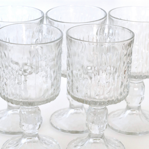 Ravenhead Icy Bark Siesta Wine glasses against a white background.