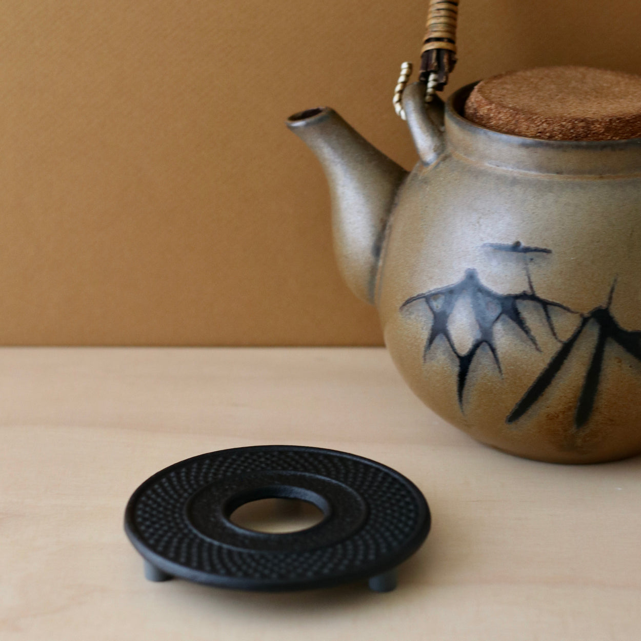 Nambu tetsuki small Japanese iron pot stand with ceramic teapot