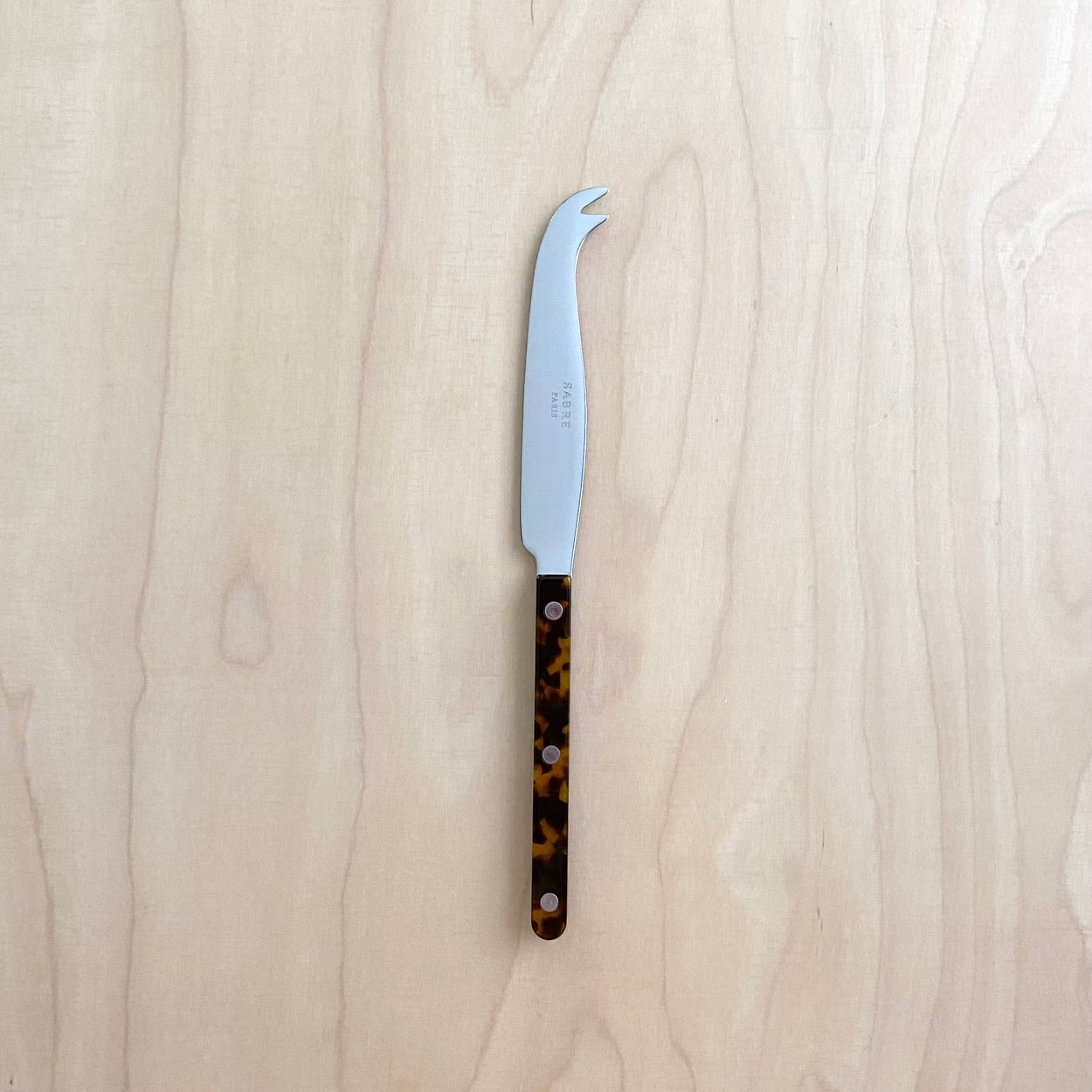 Sabre Bistrot Cheese Knife in Tortoise.