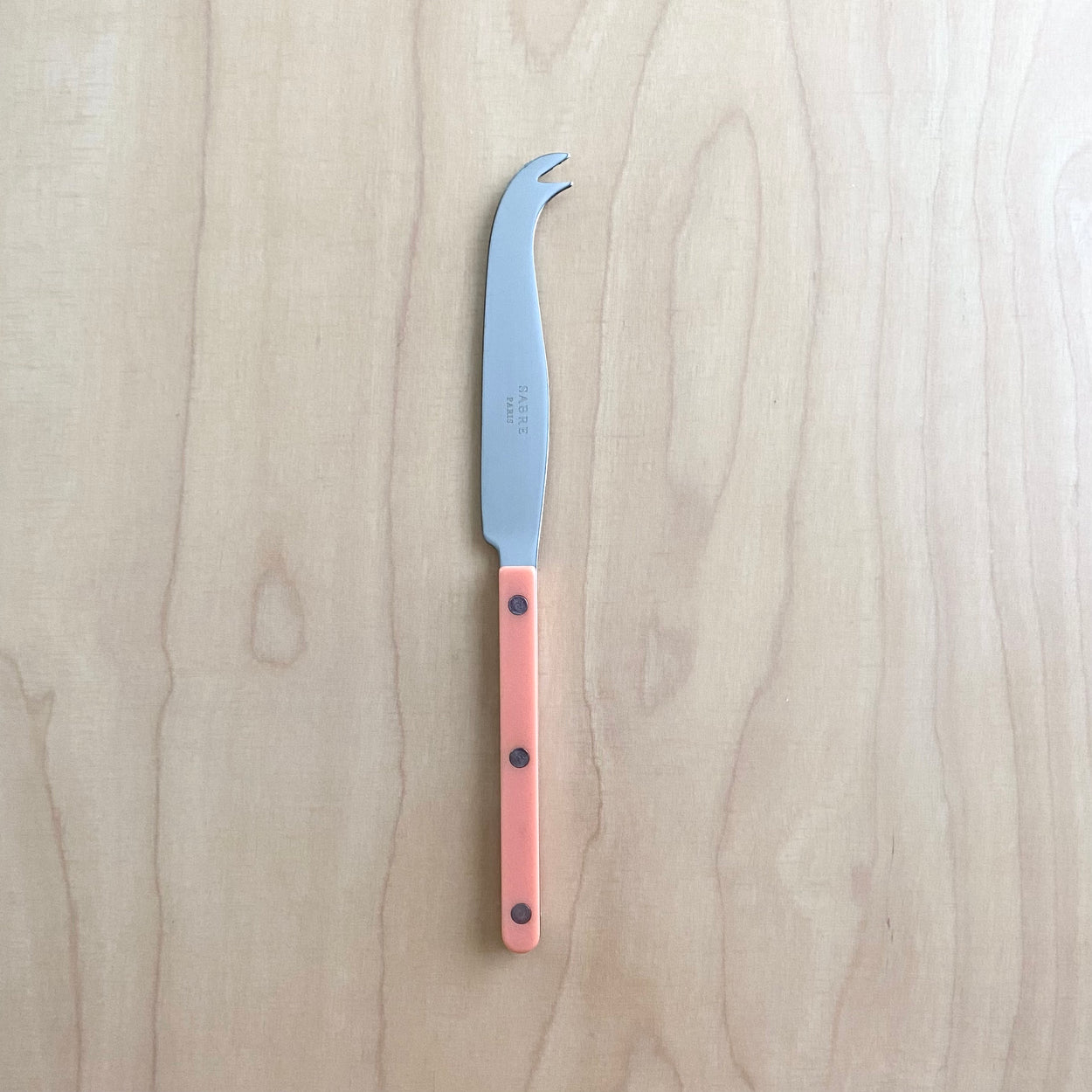 Sabre Bistrot Cheese Knife in Nude Pink