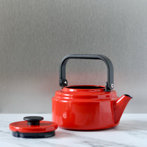 Japanese Noda Horo Amu Kettle - Red with lid off